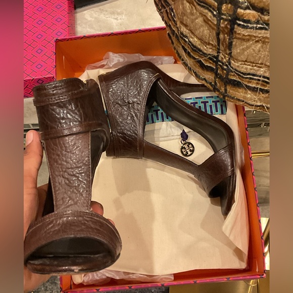 Tory Burch gladiator heels - Picture 2 of 3